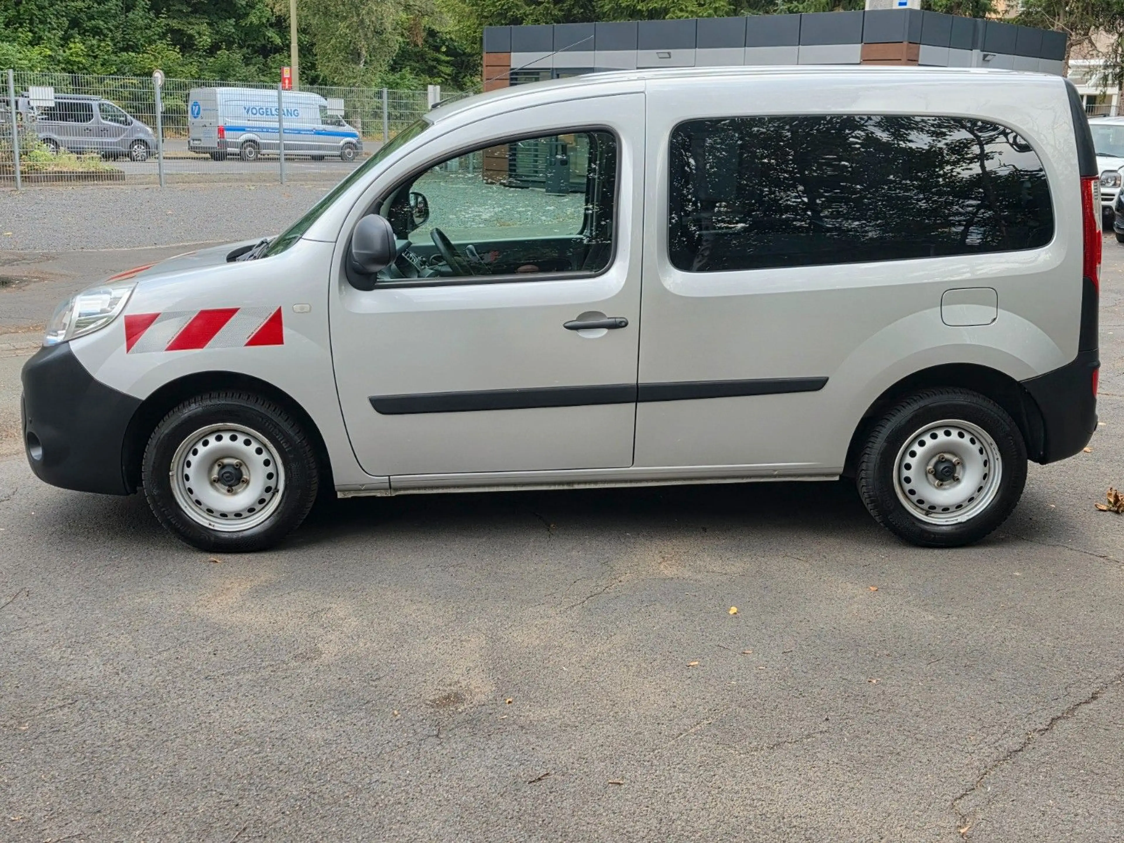 Renault Kangoo Rapid Extra*SORTIMO*110PS*NAVI*PDC* — photo 8