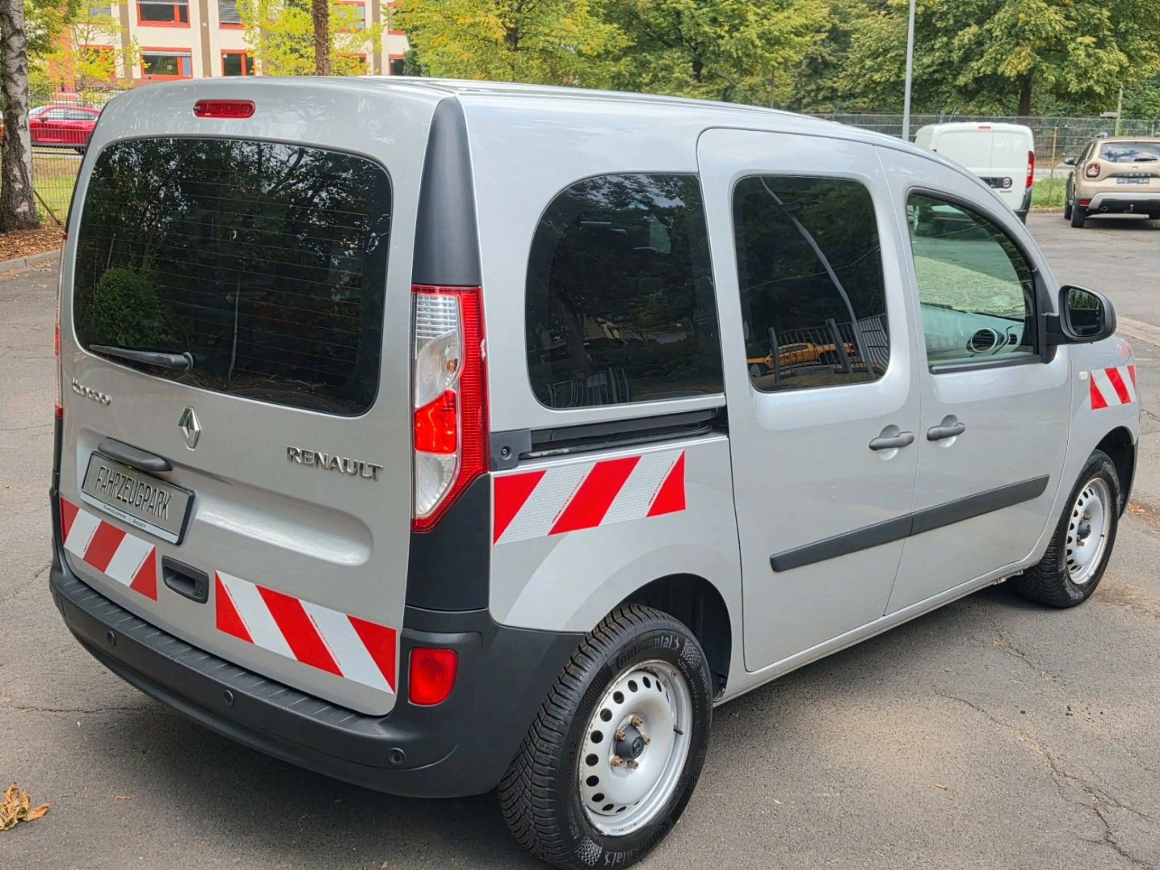 Renault Kangoo Rapid Extra*SORTIMO*110PS*NAVI*PDC* — photo 3