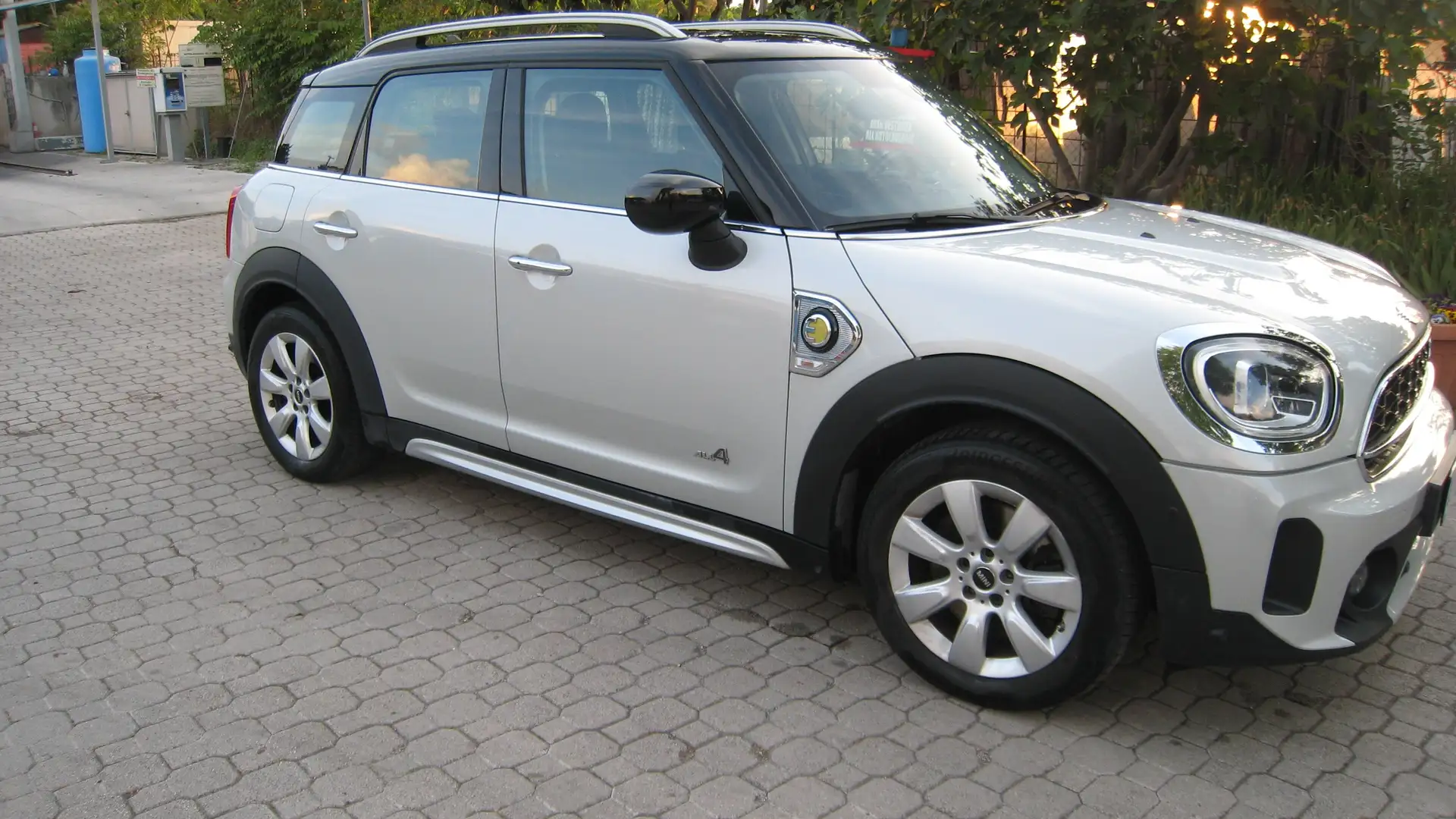 MINI Cooper SE Countryman Mini Countryman 1.5 Cooper SE Business all4 auto Stříbrná - 1