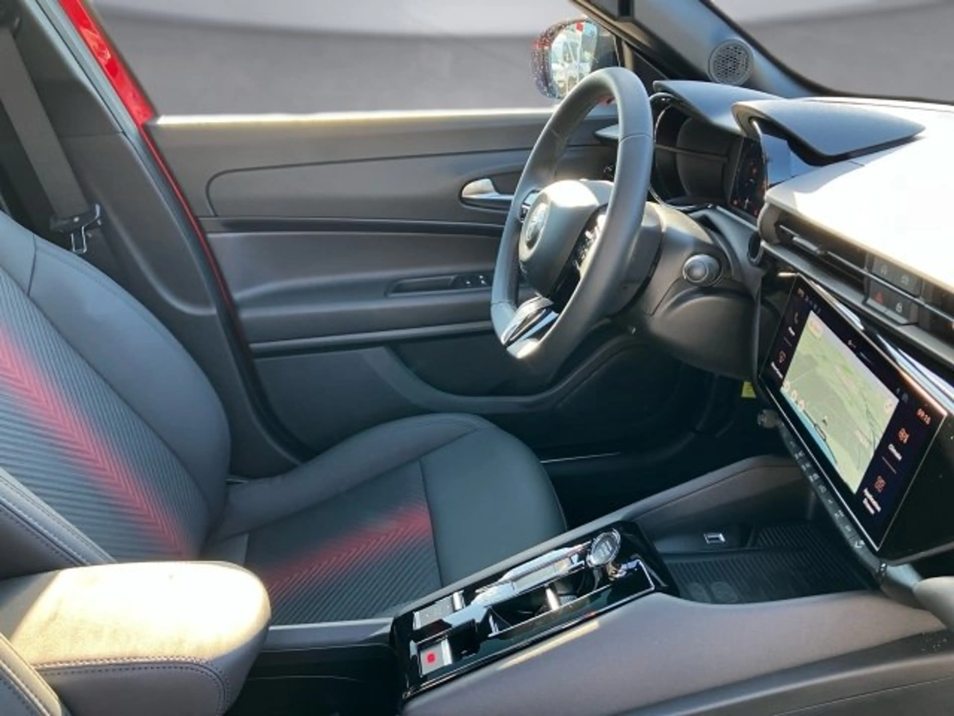 Alfa Romeo Junior Ibrida 1.2 Hybrid eDCT6 — photo 11