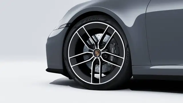 Porsche 992 view 15