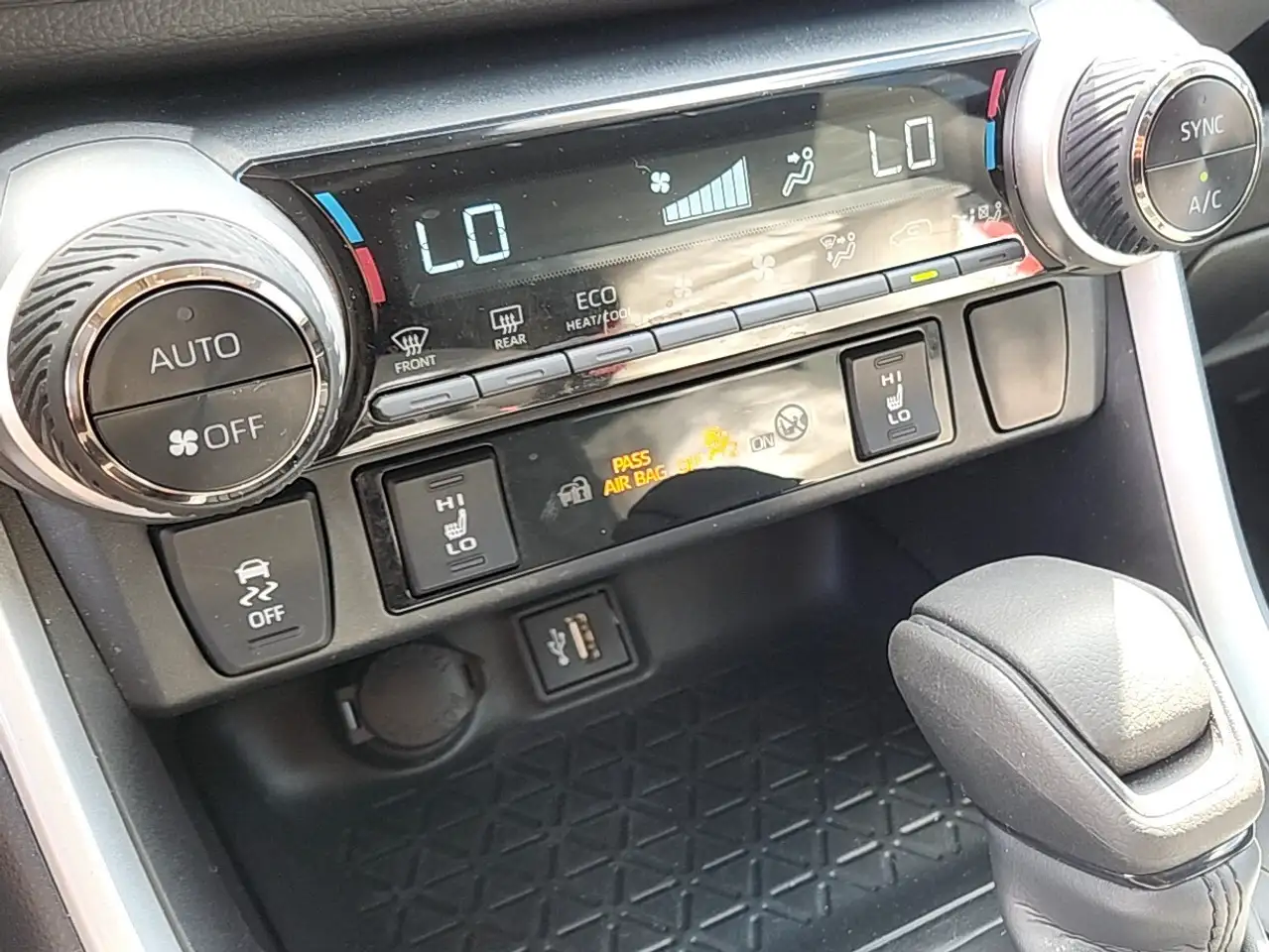 Toyota RAV 4 photo Toyota RAV 4