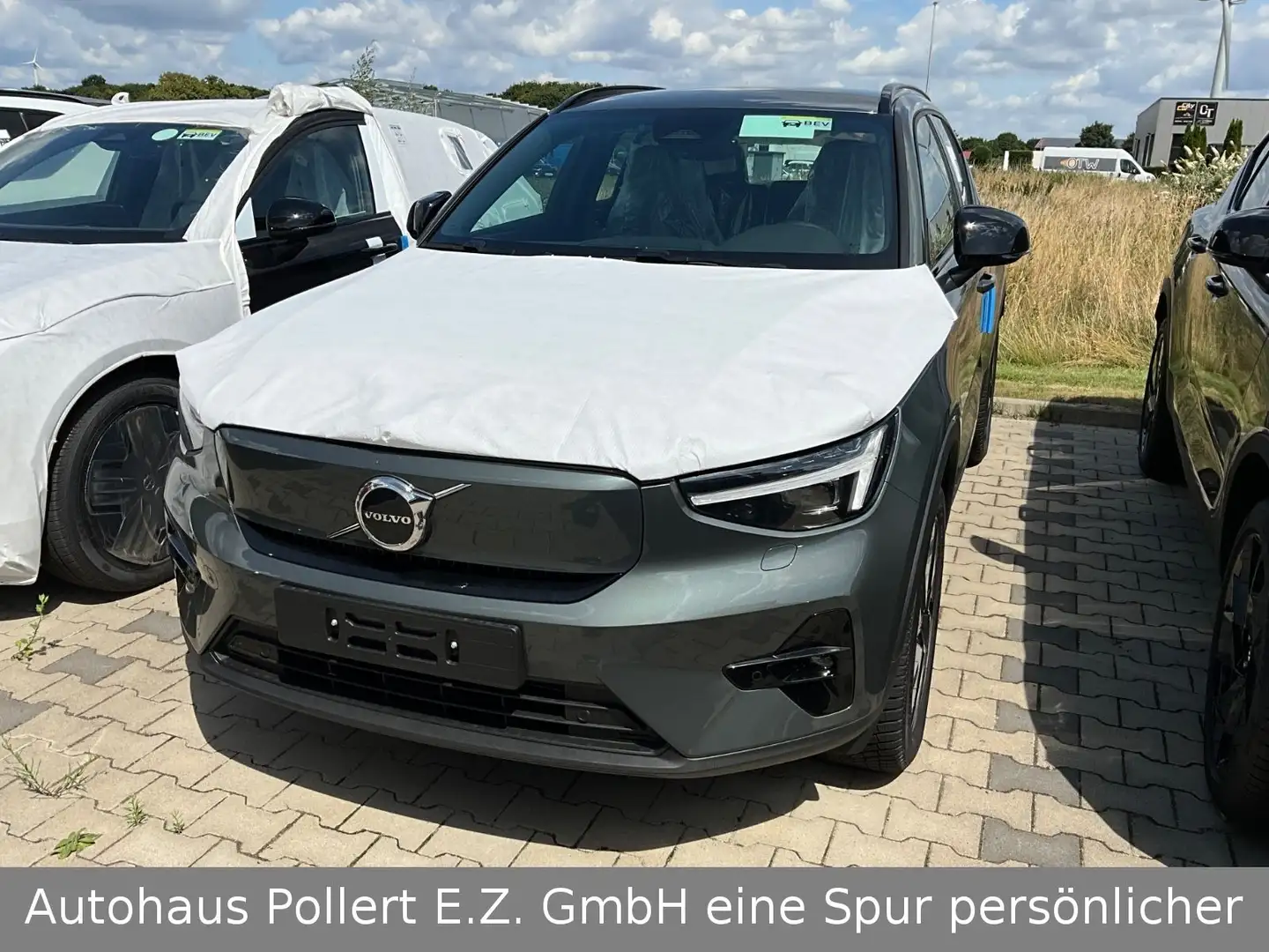 Volvo EX40 185 kW Single Motor Extended Range RWD Plus Verde - 1