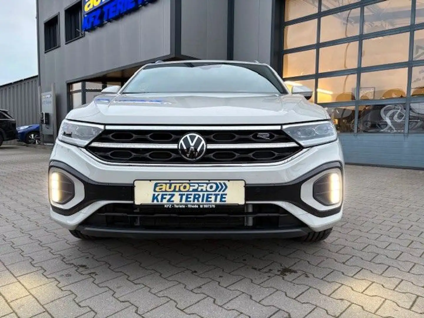Volkswagen T-Roc R-Line ACC LED DAB App Navi AHK Grau - 2
