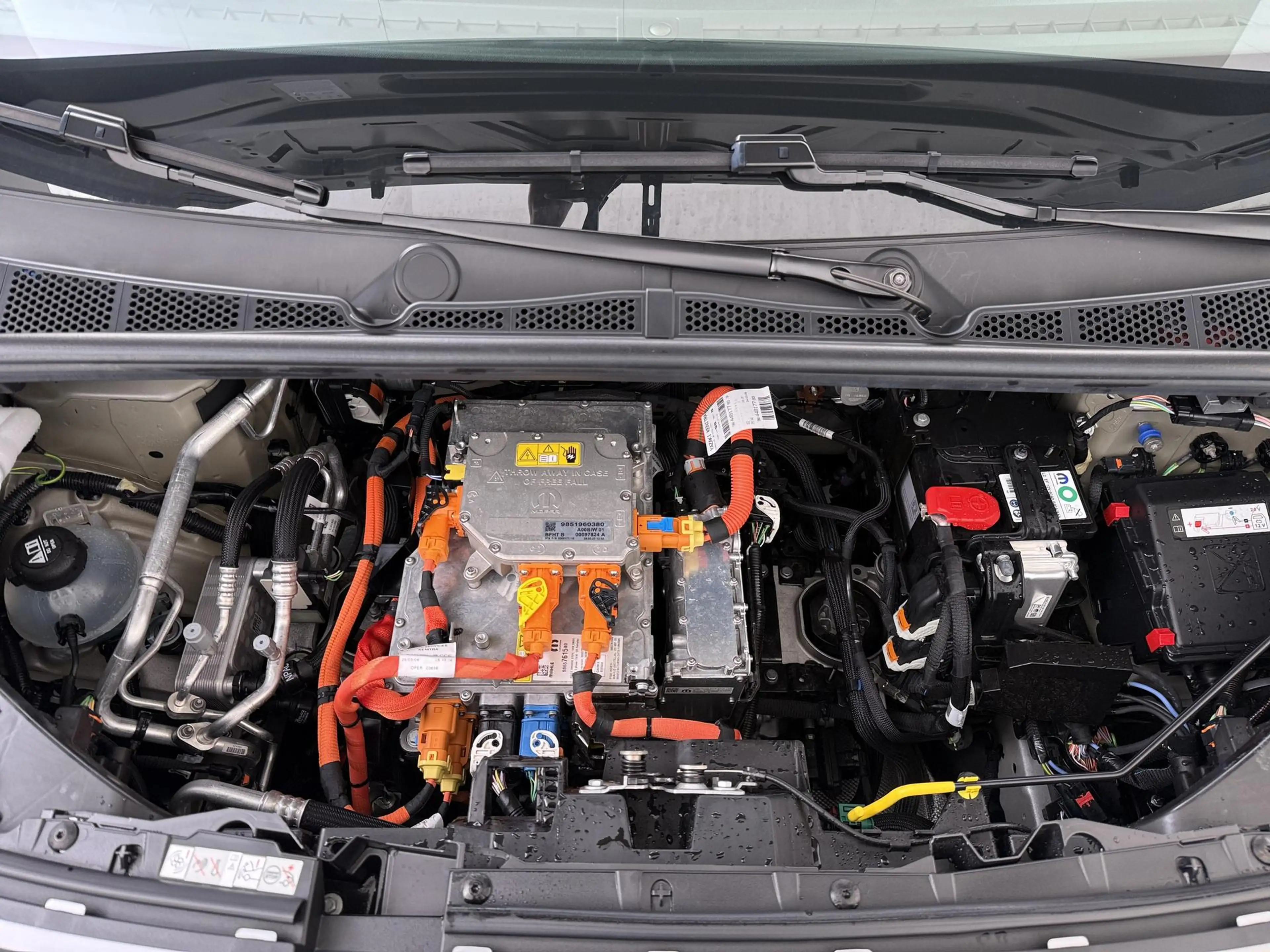 Opel Combo-e Electric 136 L1 50kWh — photo 9