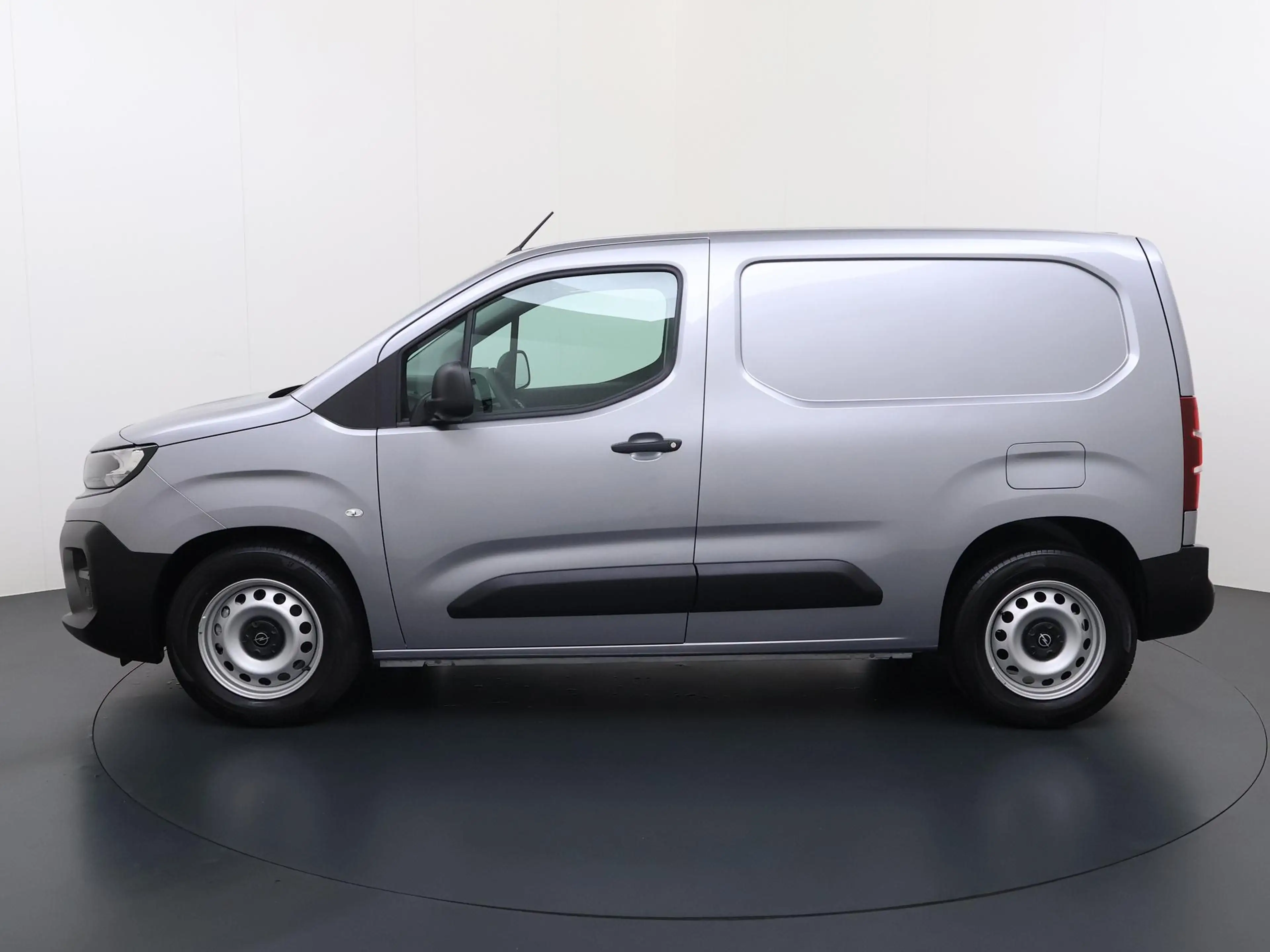 Opel Combo-e Electric 136 L1 50kWh — photo 2