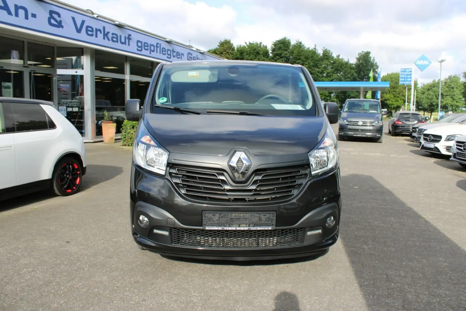 Renault Trafic  dCi 145 L2H1 Formula Edition Zwart - 2