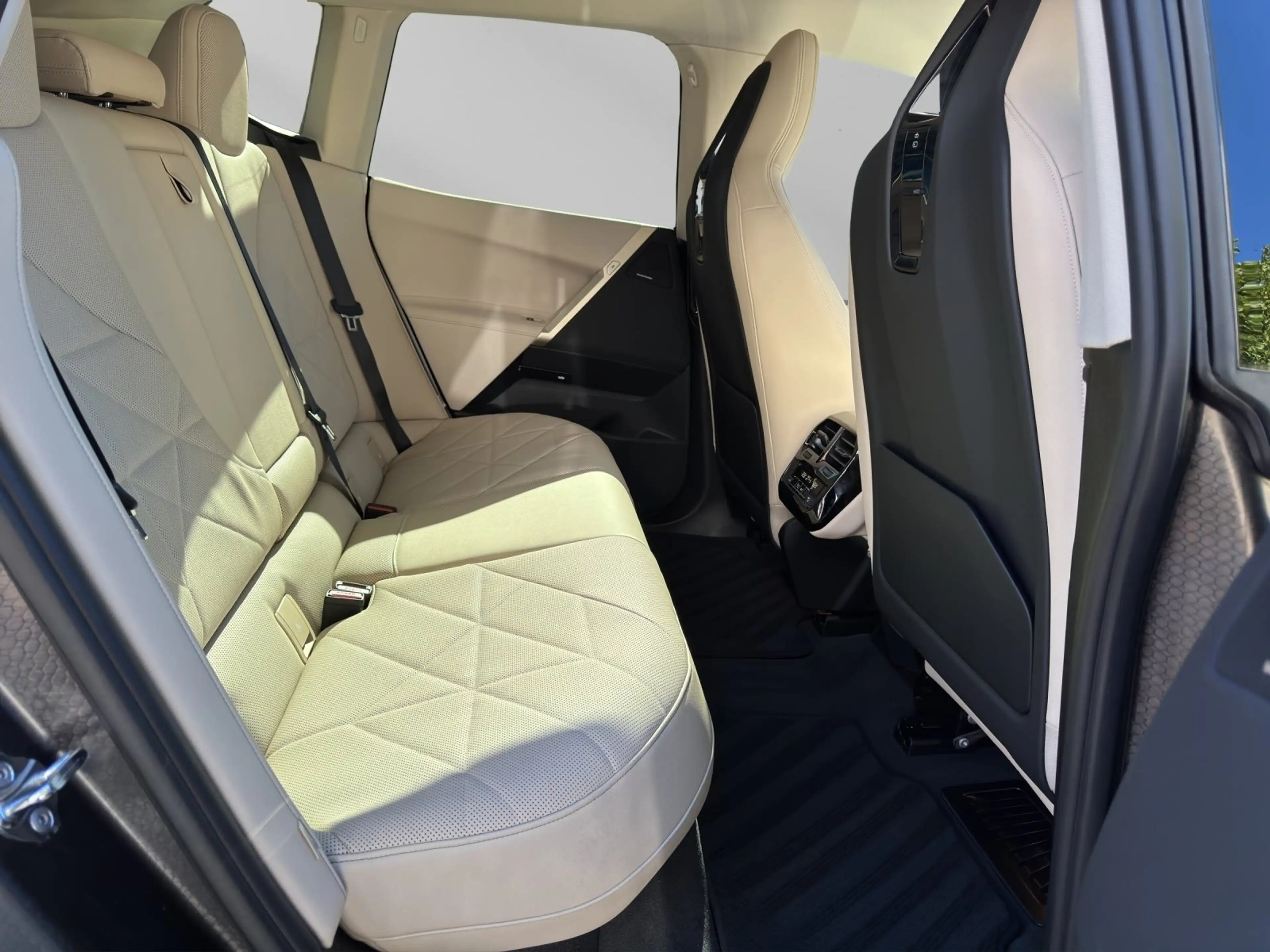 BMW iX xDrive45 ACC 0,25% DW-Versteuerung 0,99% Finanz — photo 15