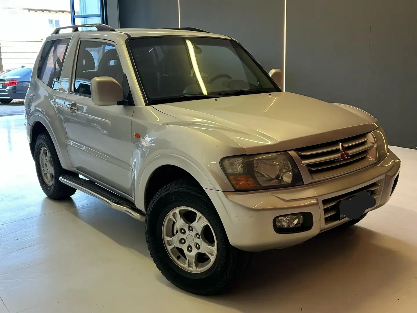 Mitsubishi Pajero Pajero 3p 2.5 tdi  115cv Plateado - 2