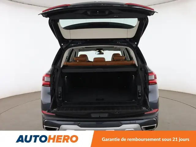 BMW X5 view 16