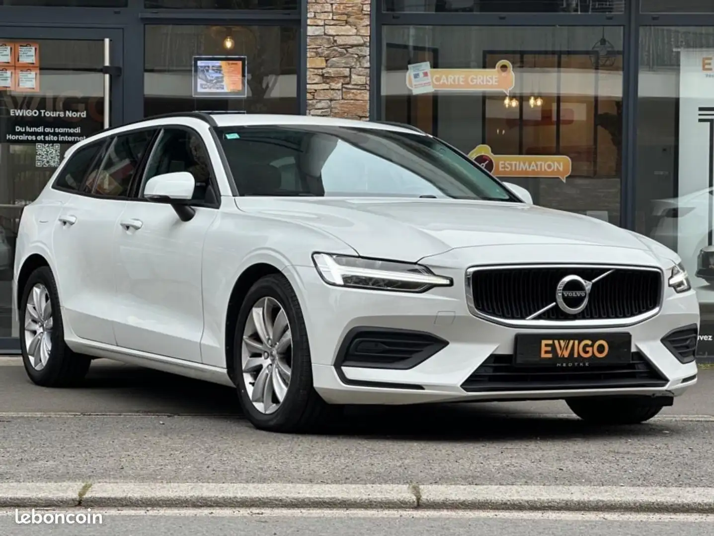 Volvo V60 B3 163ch MHEV GEARTRONIC MOMENTUM Weiß - 2