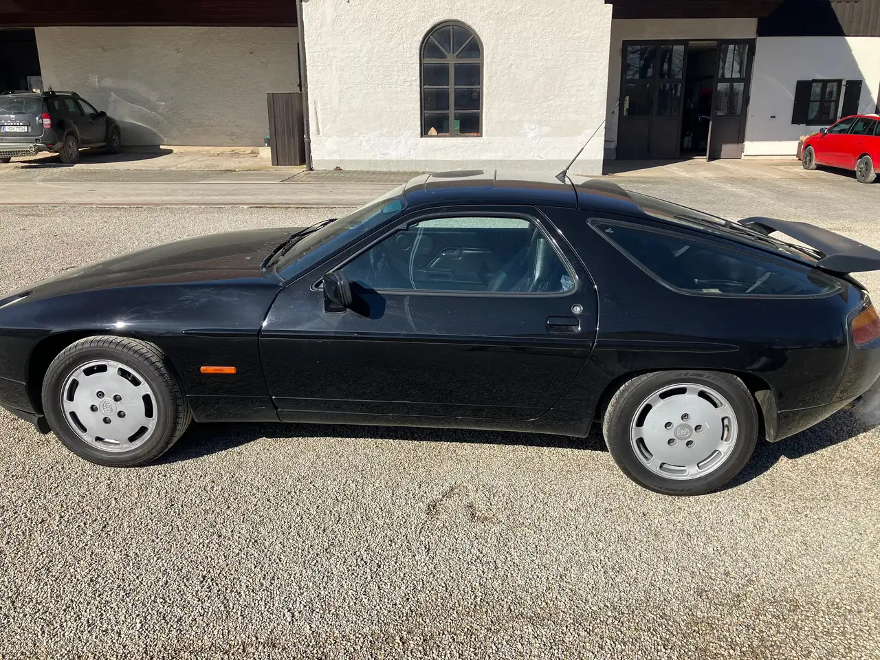 Porsche 928