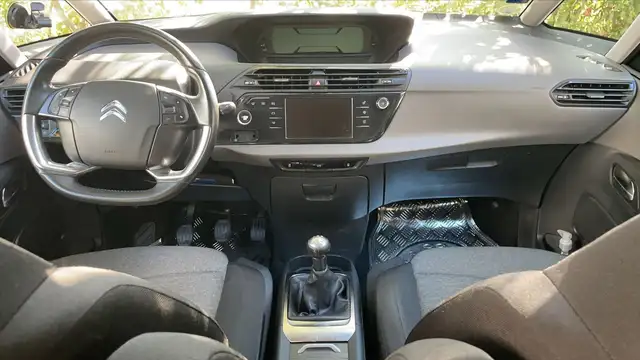Citroen C4 Picasso view 11