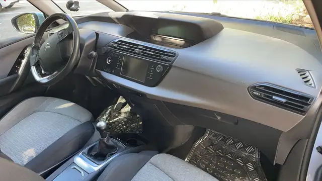 Citroen C4 Picasso view 10
