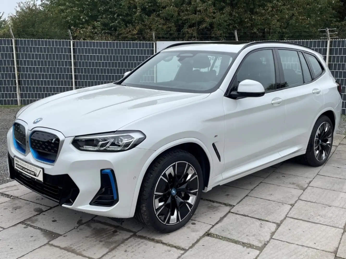 BMW iX3 Impressive M Sport AHK 20 Zoll Head-Up Voll! Weiß - 1
