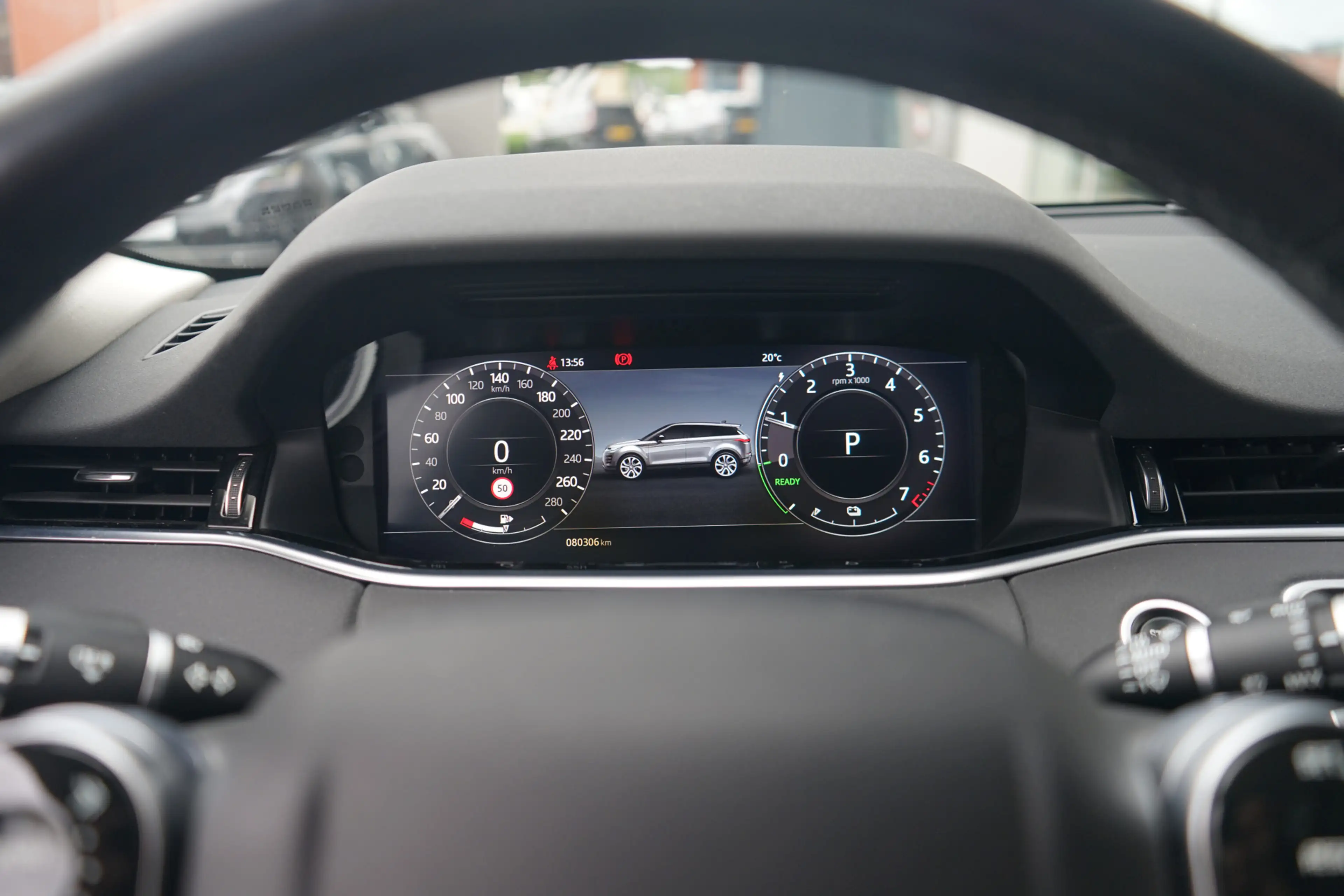 Land Rover Range Rover Evoque P300e AWD SE | Voorstoelen verwarmd | — photo 18