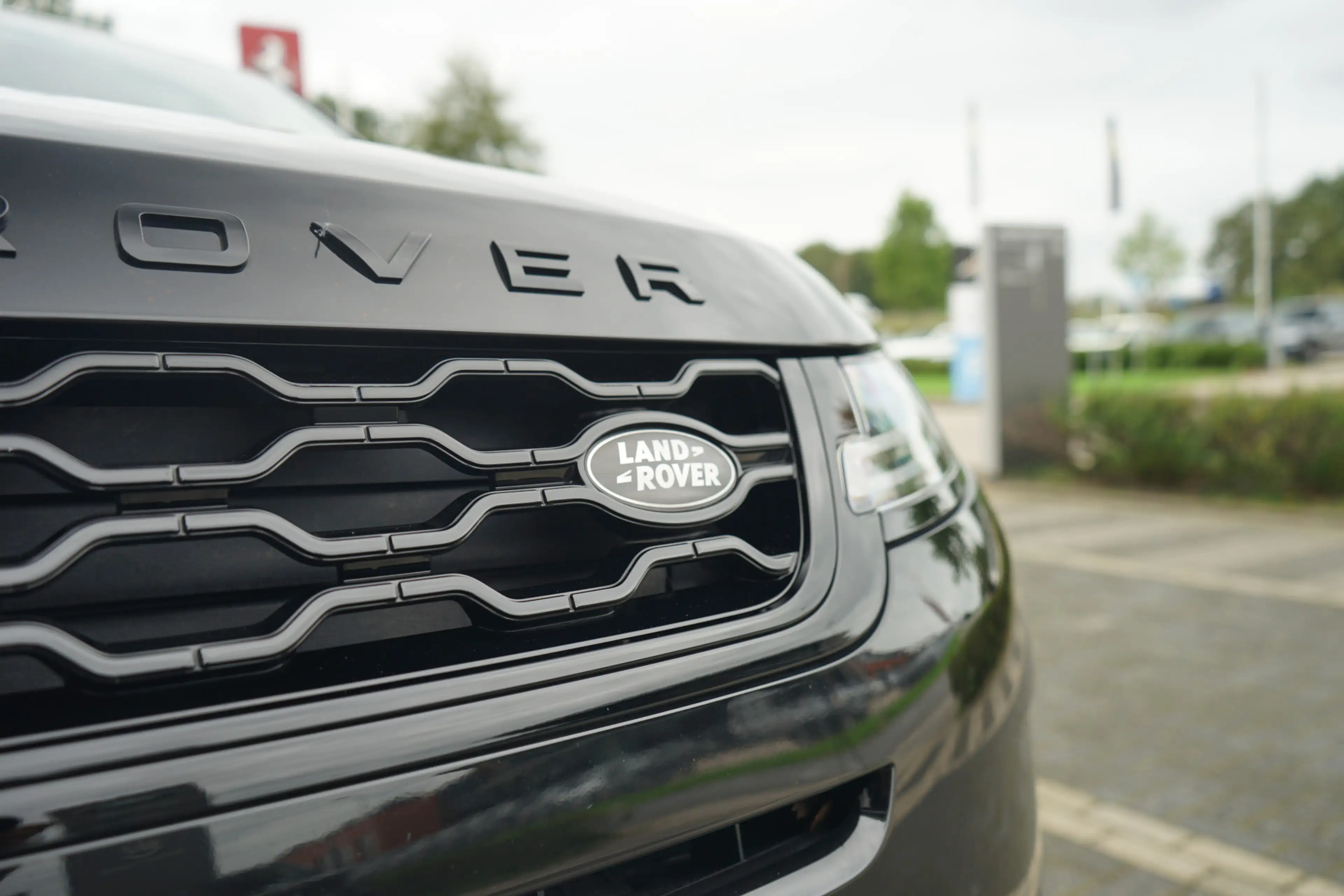 Land Rover Range Rover Evoque P300e AWD SE | Voorstoelen verwarmd | — photo 12