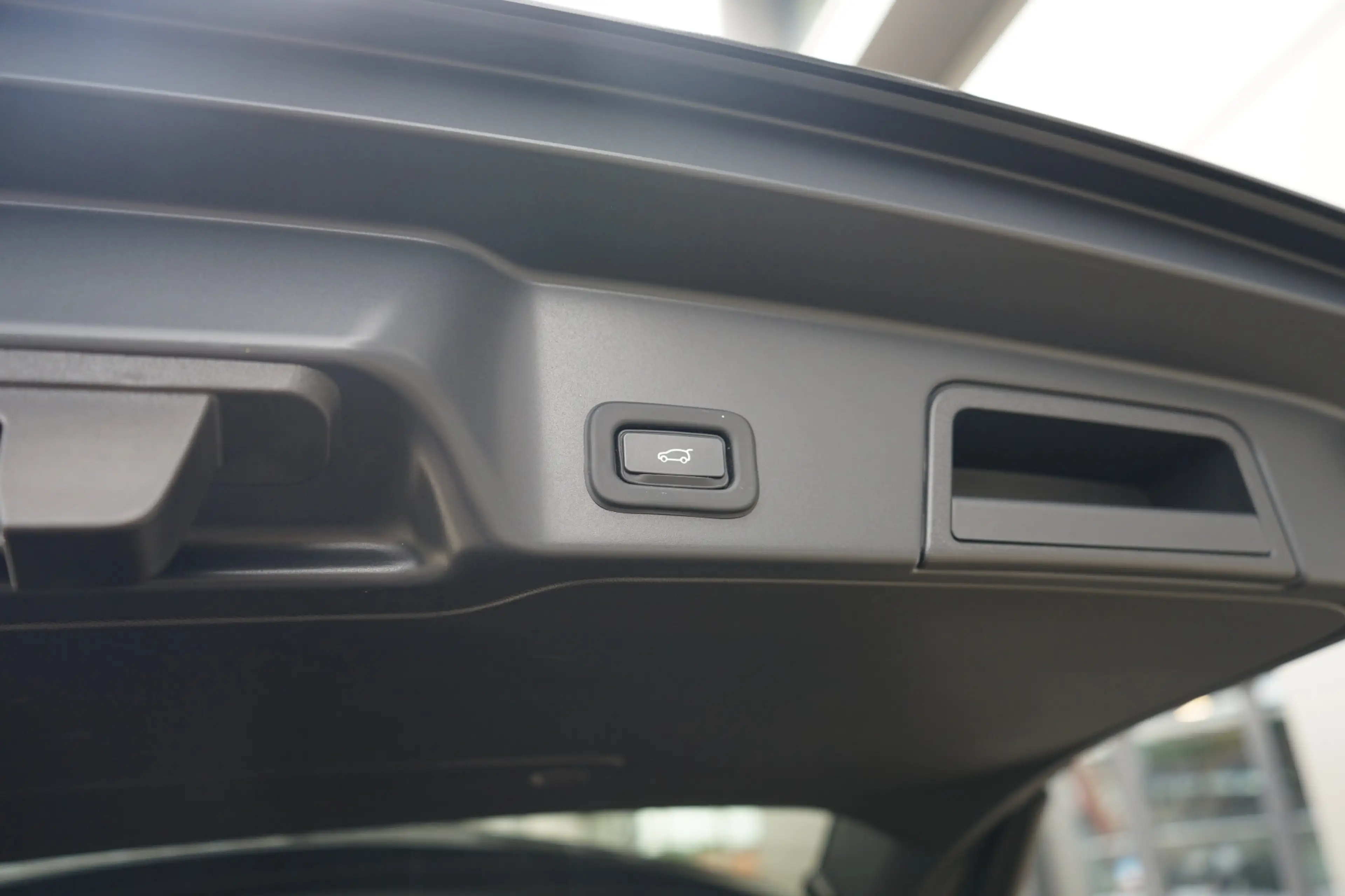 Land Rover Range Rover Evoque P300e AWD SE | Voorstoelen verwarmd | — photo 27