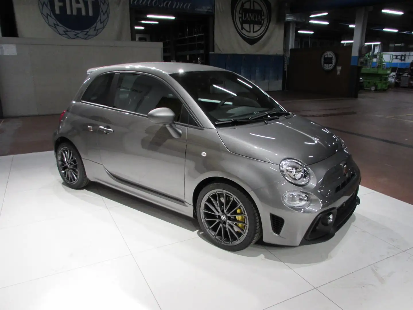 Abarth 695 1.4 t-jet 180cv AUTOMATICA Grigio - 2
