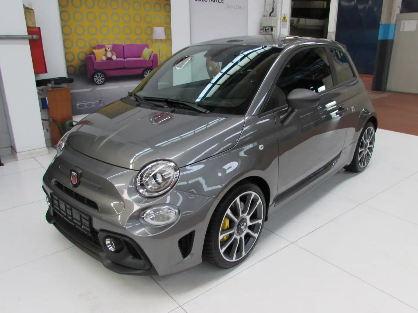 Abarth 695 1.4 t-jet 180cv AUTOMATICA Grijs - 1