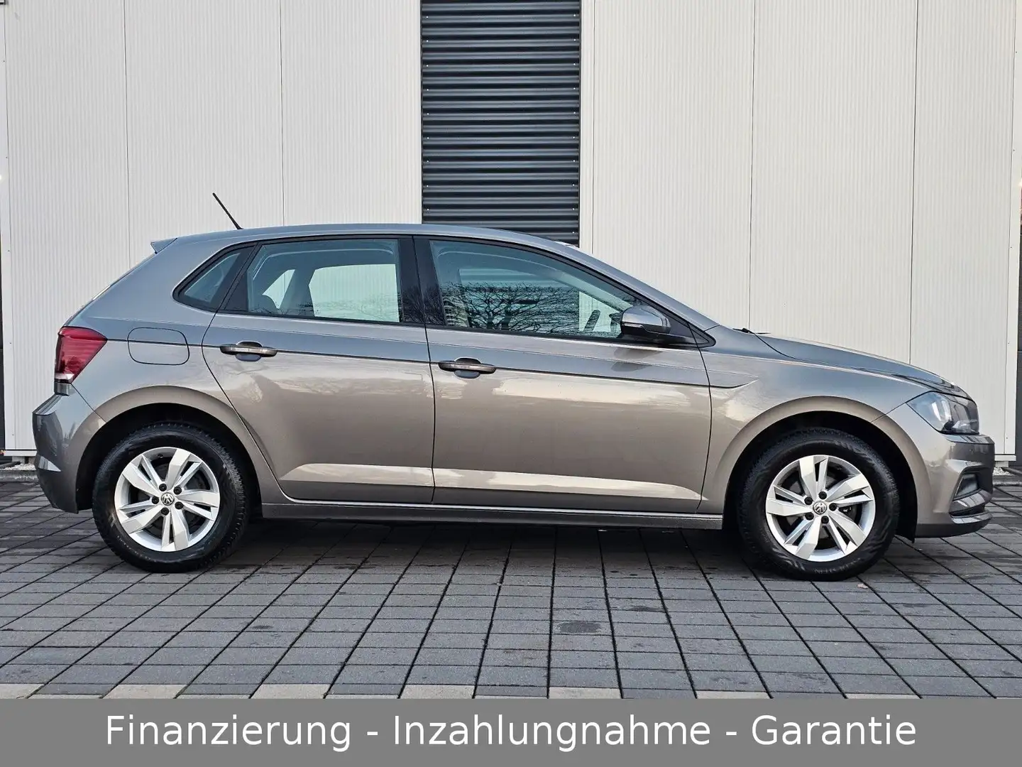 Volkswagen Polo VI 1.0 Comfortline + ParkPilot + 2 Hd + TOP Grigio - 2