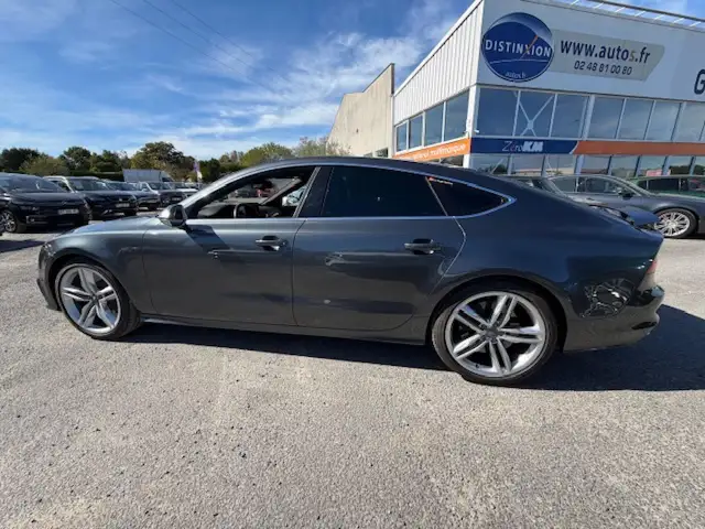 Audi A7 view 4