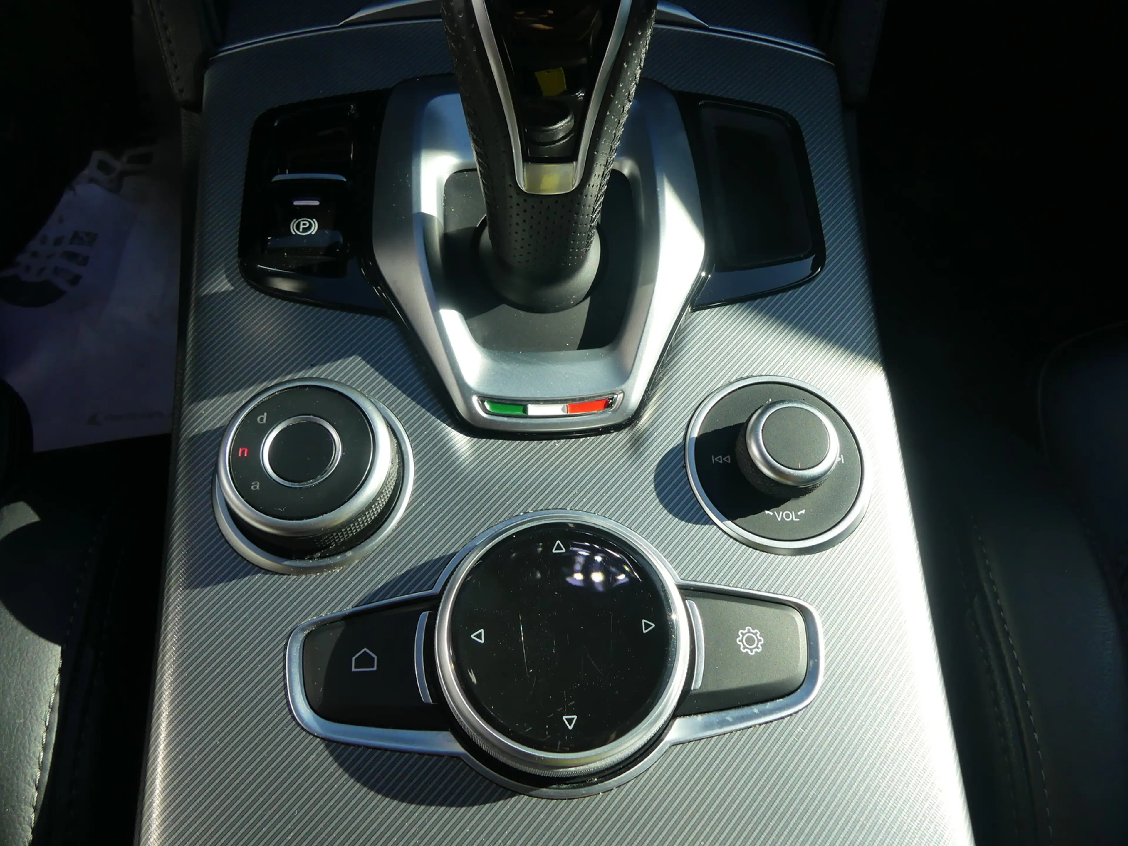 Alfa Romeo Stelvio Veloce 2.0 Turbo Q4 Veloce LEDER/ACC/KAM — photo 11