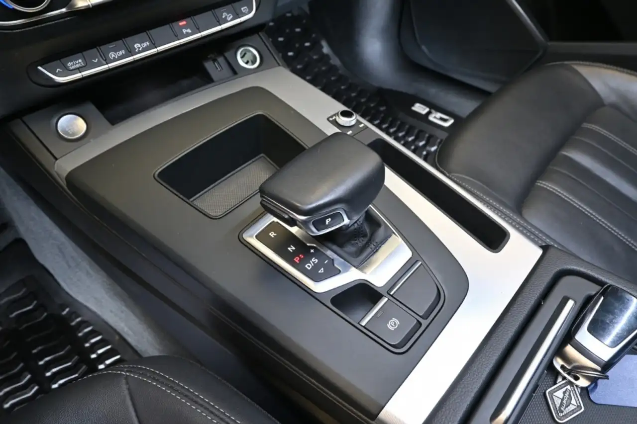 Audi Q5 снимка Audi Q5