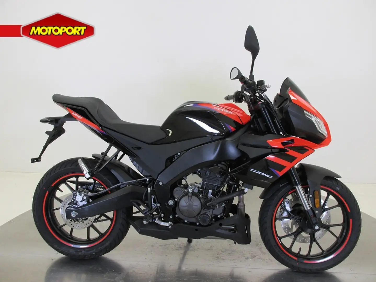 Aprilia Tuono 125 ABS Fekete - 1