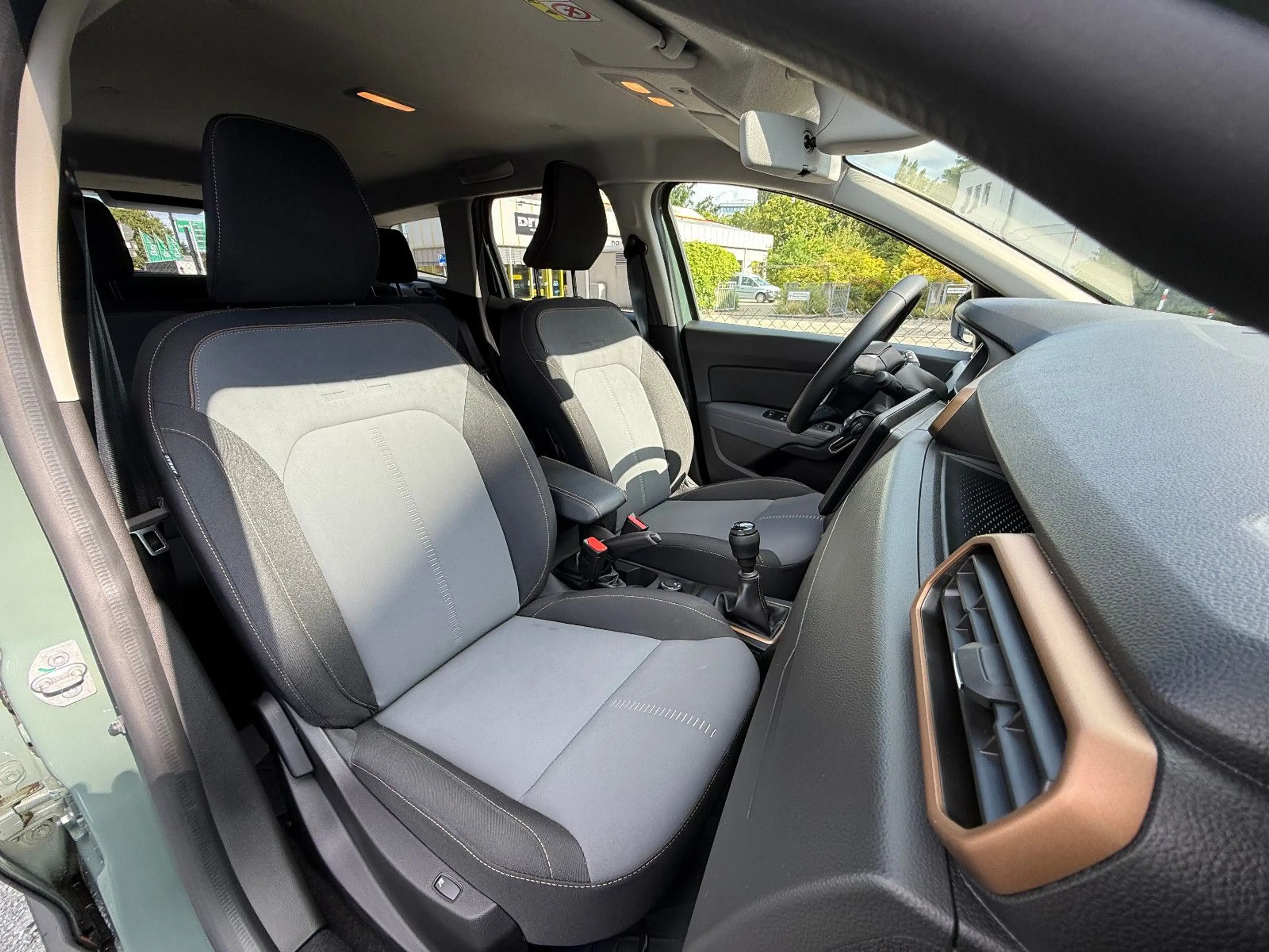 Dacia Duster II Extreme 4WD dCi 360CAM SHZ NAV LED — photo 7