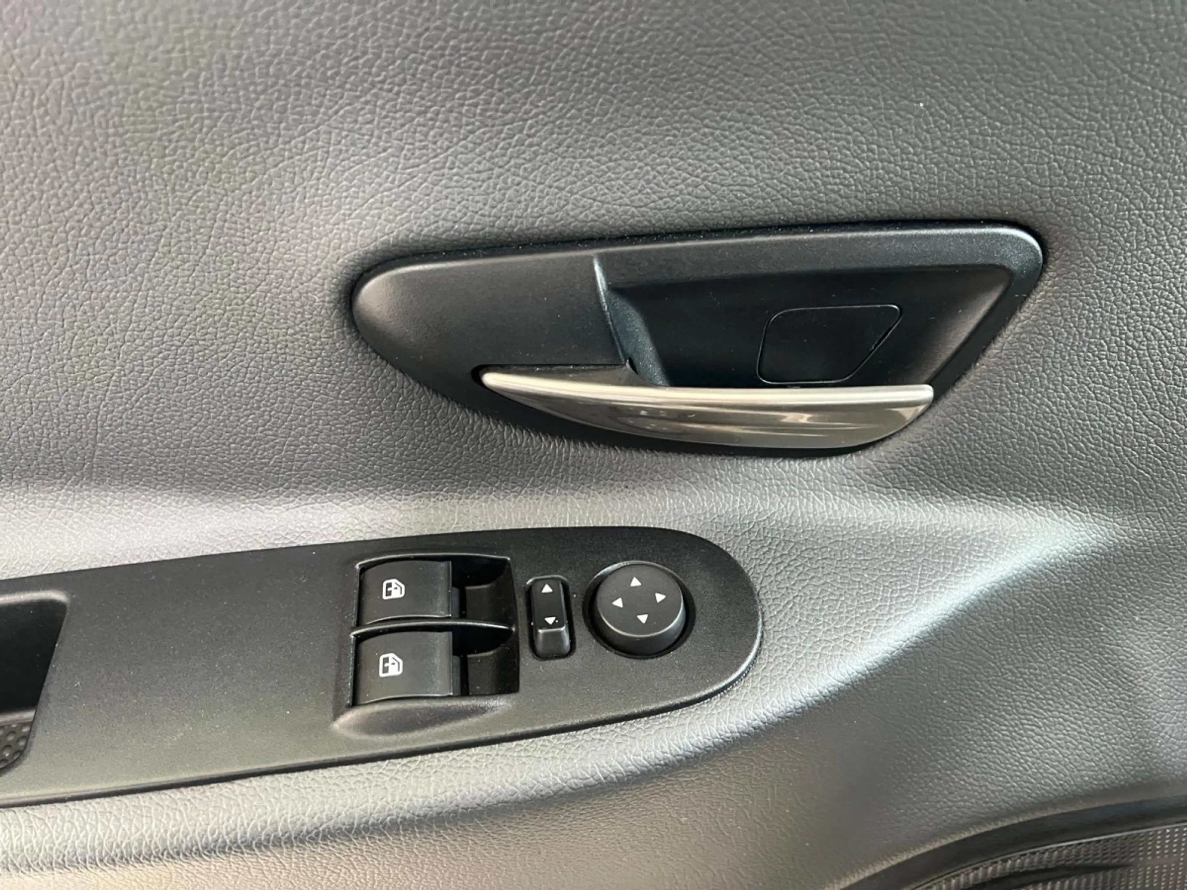 Lancia Ypsilon 1.2 1HAND, BLUETOOTH — photo 11
