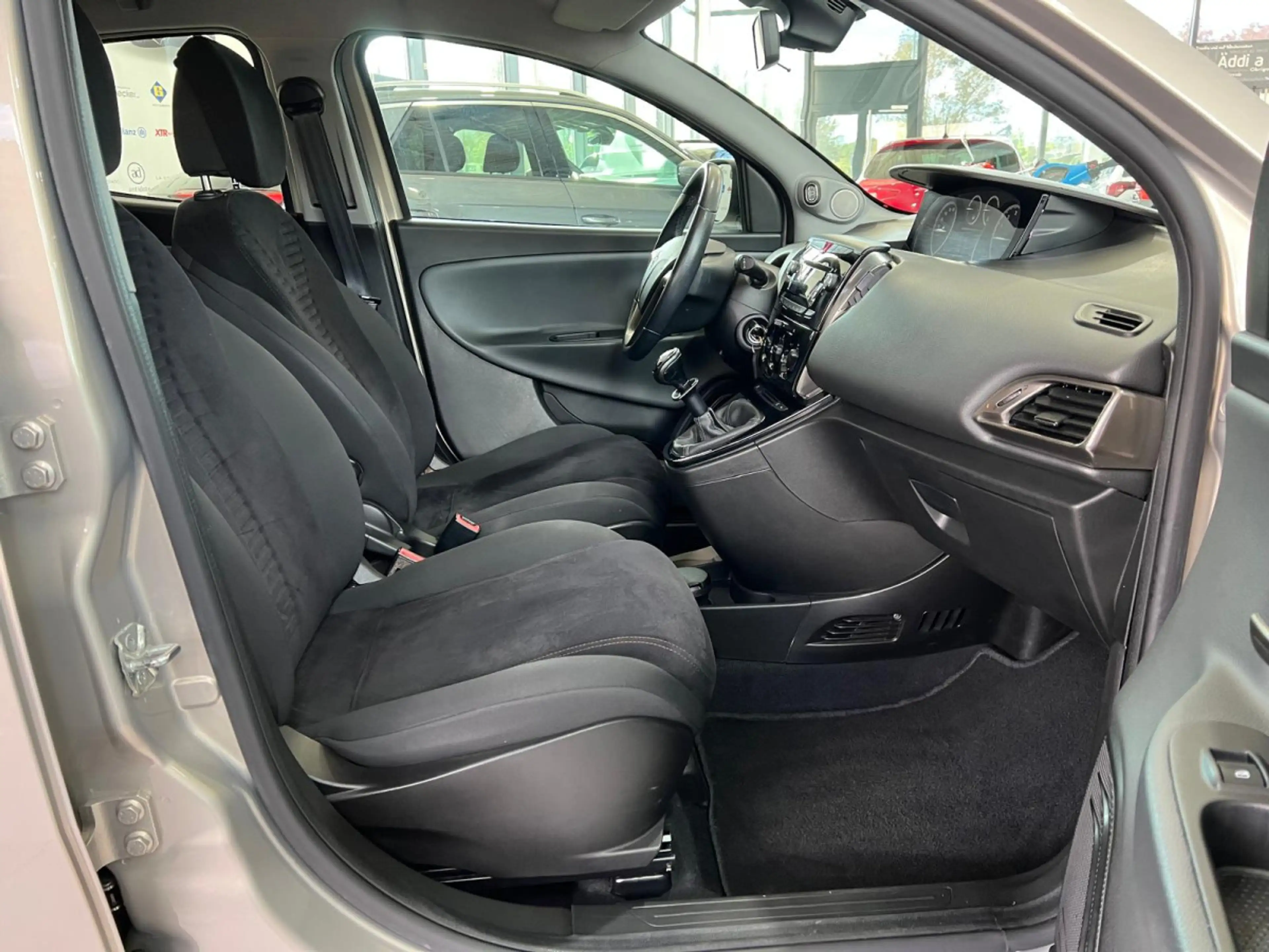 Lancia Ypsilon 1.2 1HAND, BLUETOOTH — photo 7