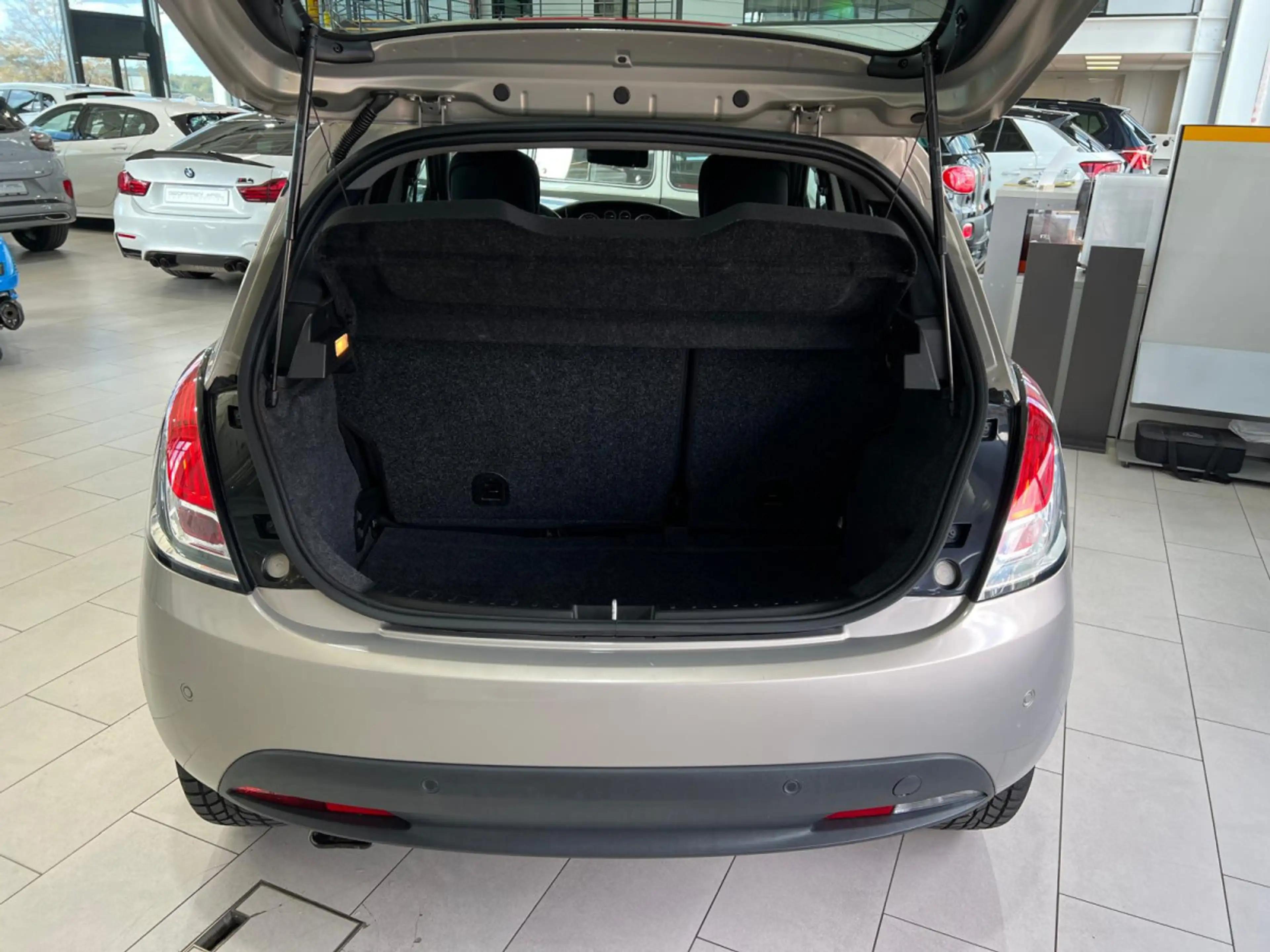 Lancia Ypsilon 1.2 1HAND, BLUETOOTH — photo 13