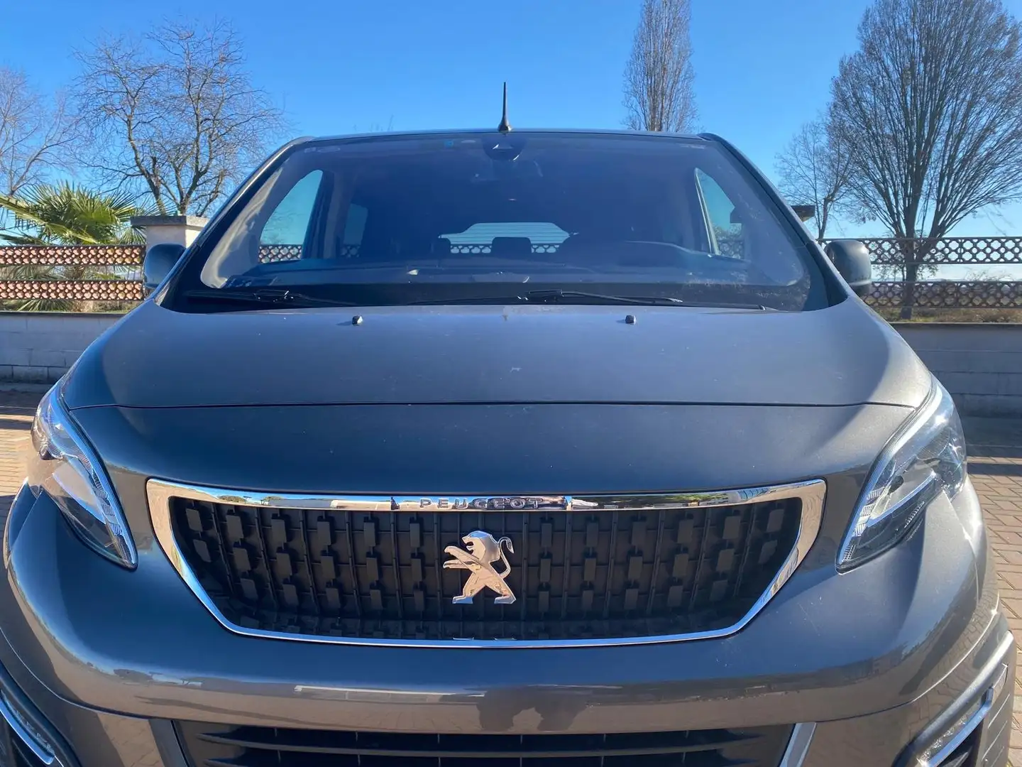 Peugeot Traveller Allure BlueHDI 180 CV EAT8 Unico Proprietario Grigio - 1