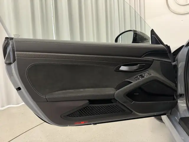 Porsche 718 Cayman GT4 RS PDK *Weissach / Vollschalensitze* Ansicht 16