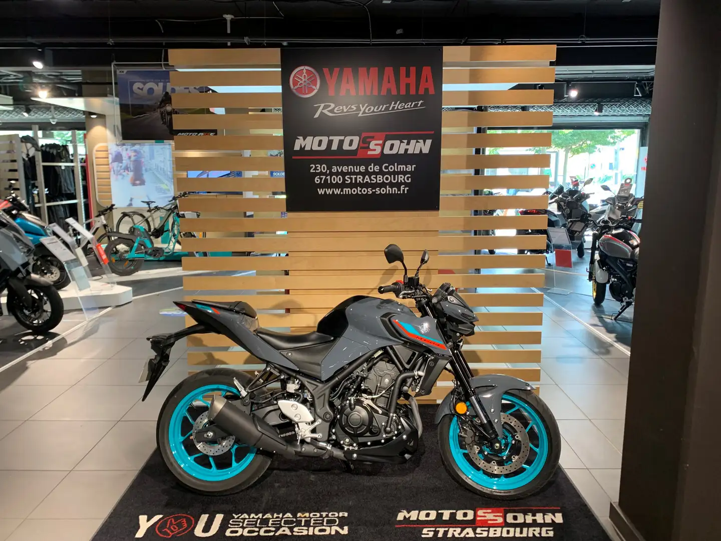 Yamaha MT-03 Gris - 1
