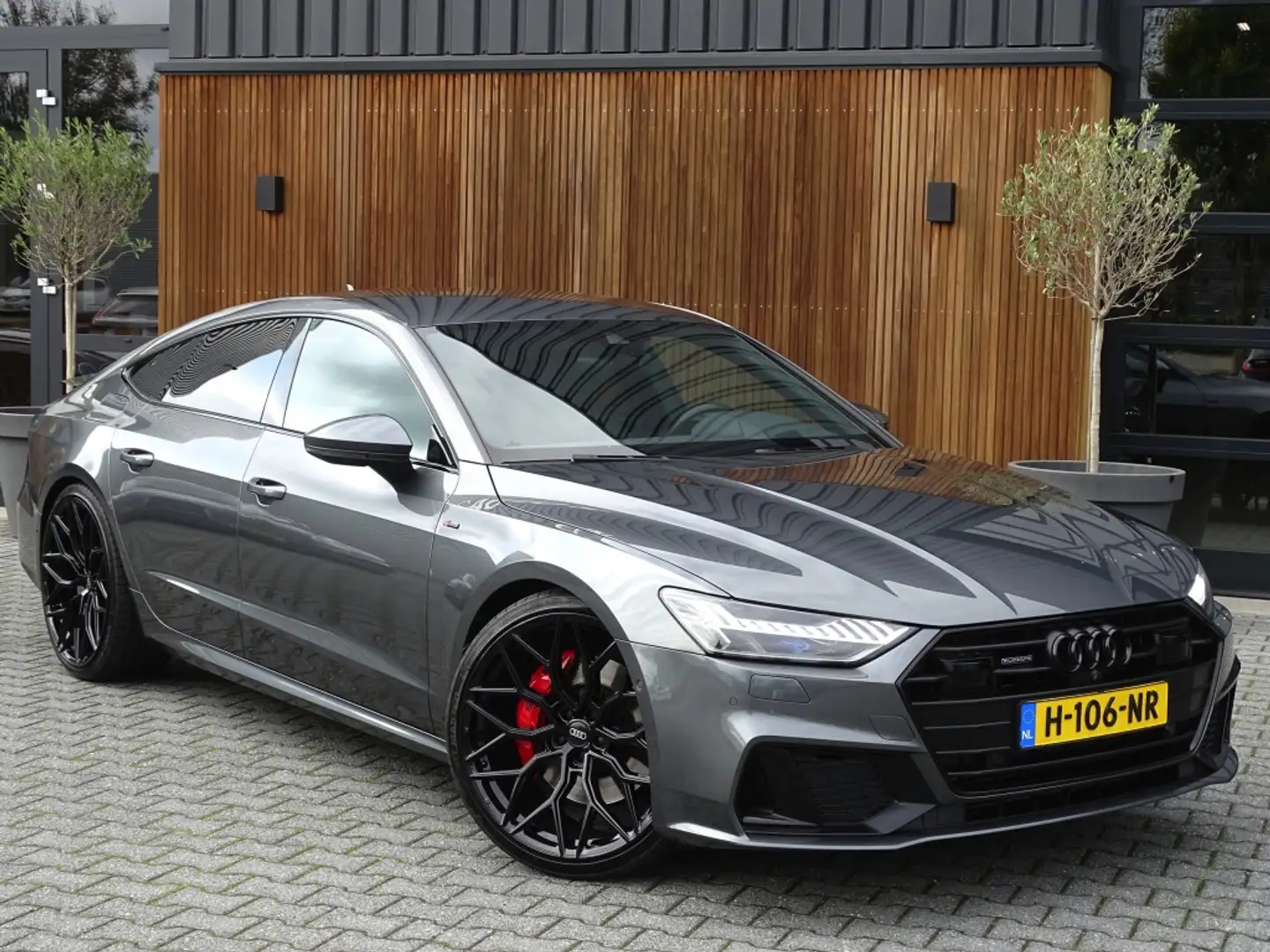 Audi A7 Sportback 55 TFSI V6 341PK Quattro / S7 Ed. / B&O Gris - 2