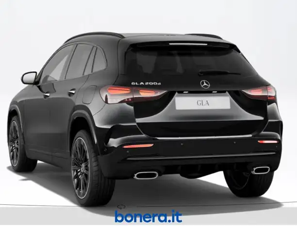 Mercedes-Benz Gla view 3