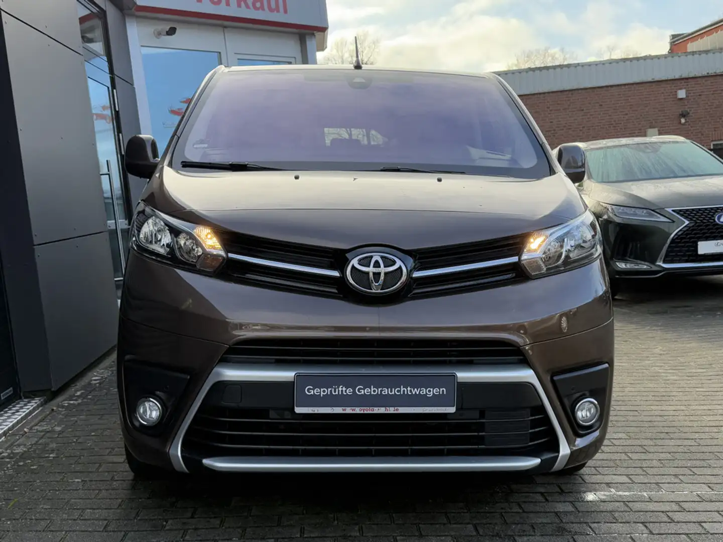 Toyota Proace Verso 2.0 L1 Team Deutschland Braun - 2