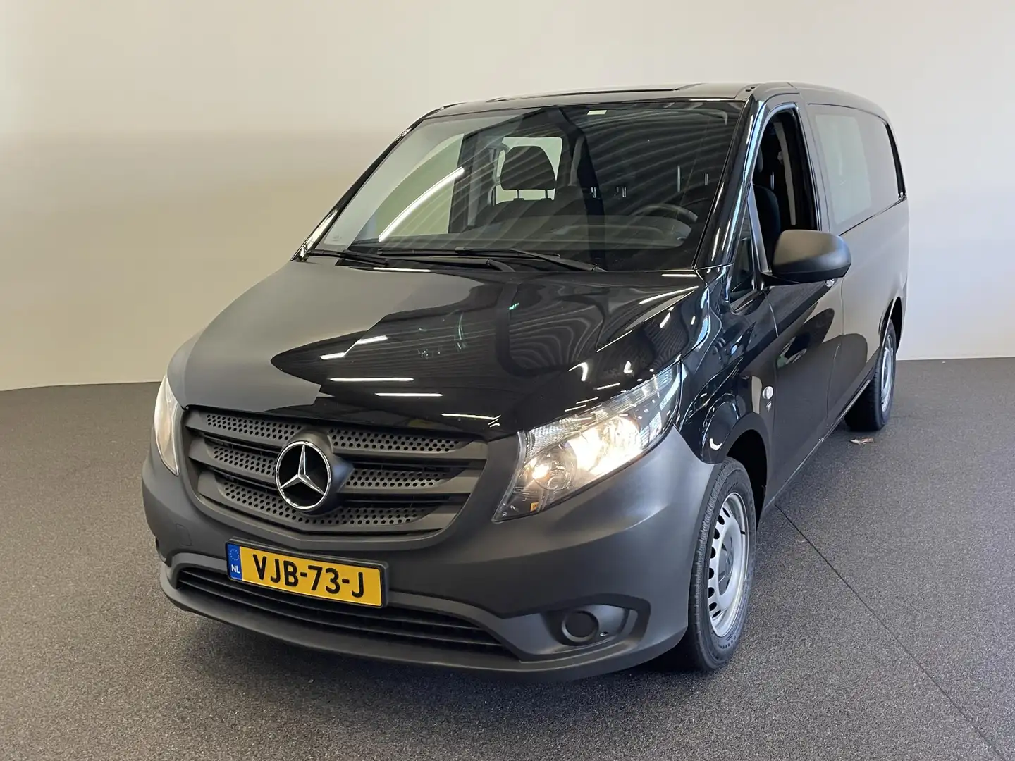 Mercedes-Benz Vito Lang Dubbele Cabine Comfort Navigatie Airco Trekha Zwart - 2