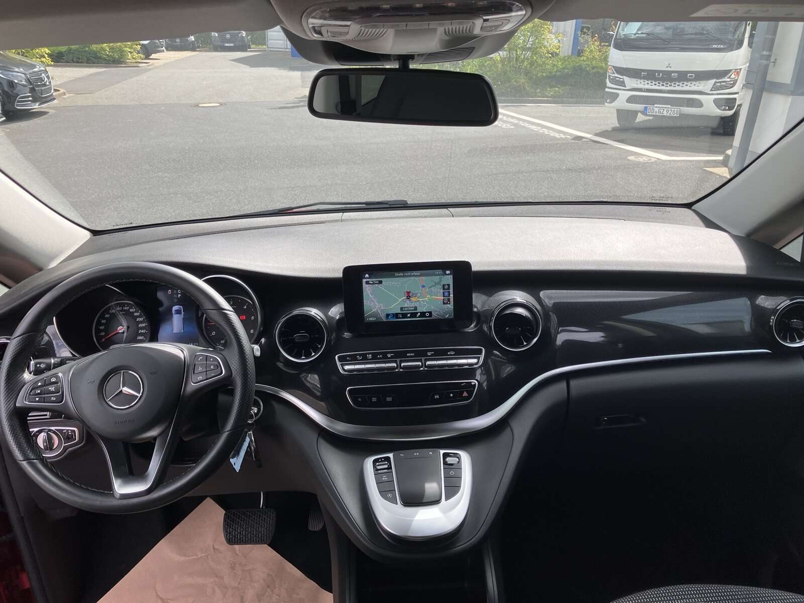 Mercedes-Benz V 220