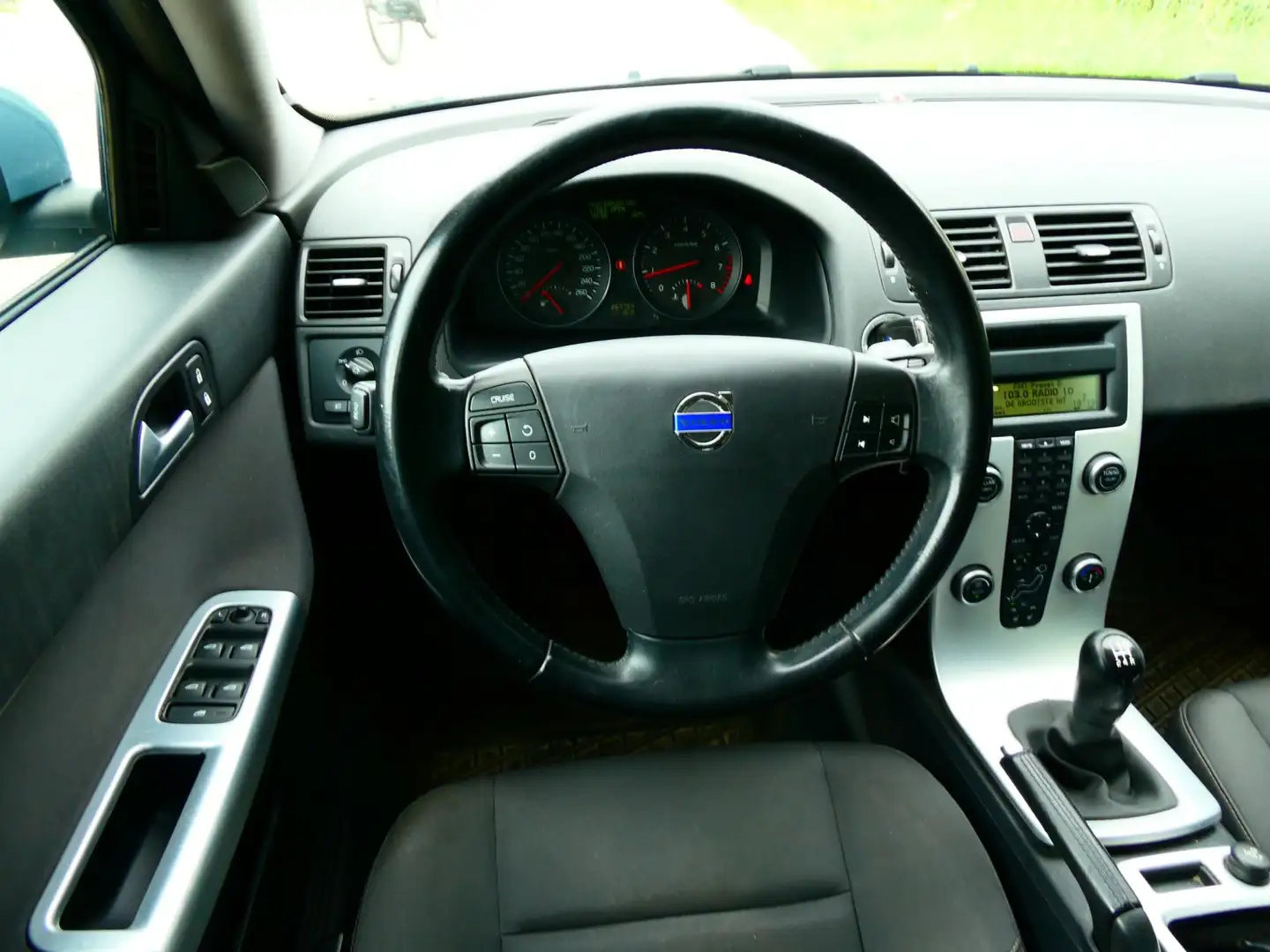 Volvo V50 2.0 Edition 146pk Clima Cruise PDC Xenon Youngtime Grijs - 2