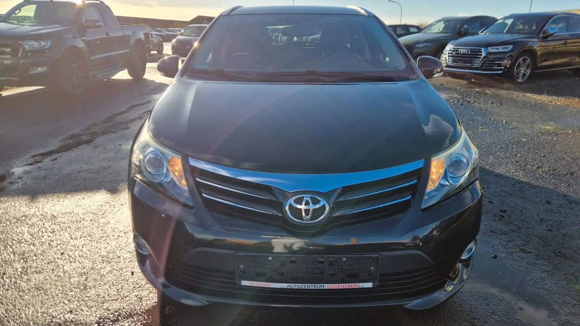 Toyota Avensis Kombi Edition Behindertenumbau Noir - 2