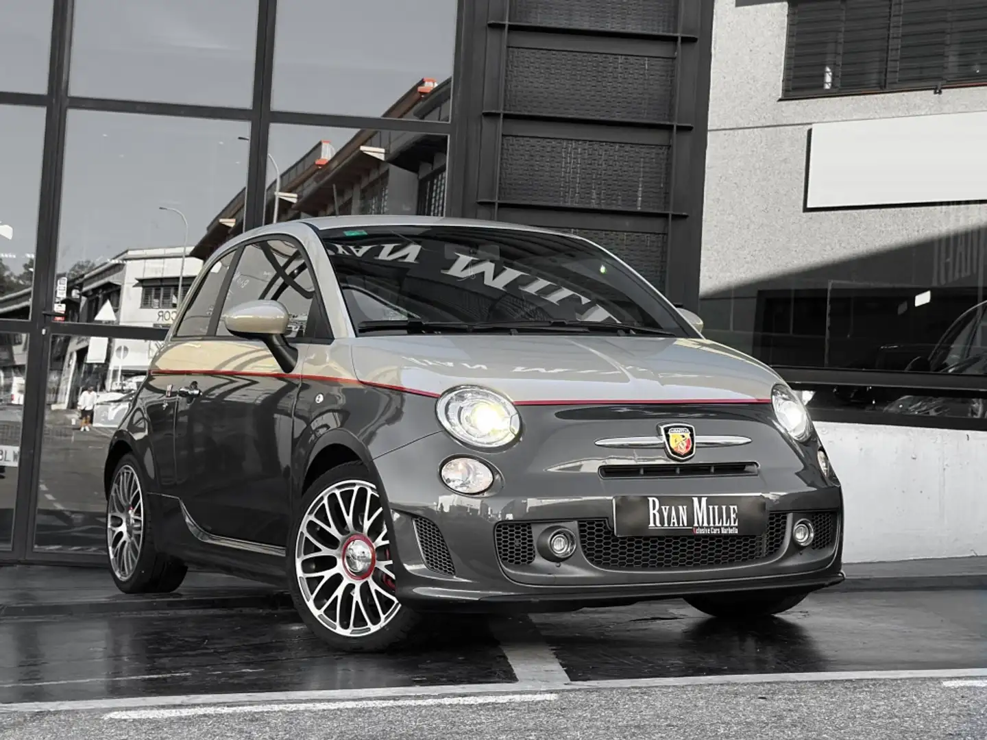 Abarth 595 1.4T JET TURISMO 121KW Grau - 1