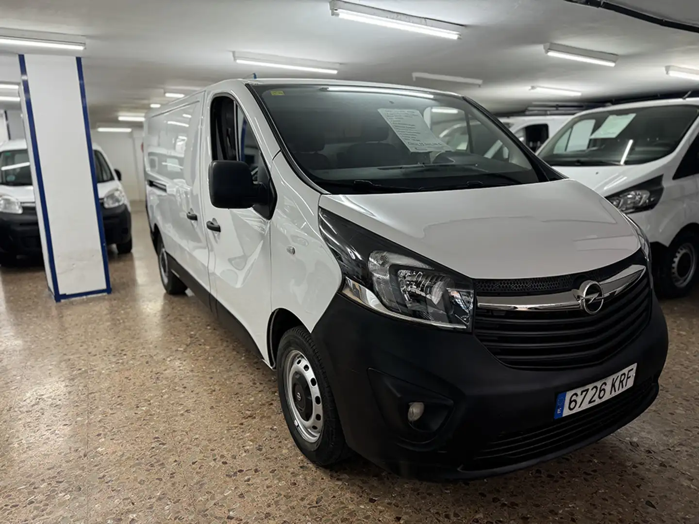 Opel Vivaro 1.6CDTi 29 L2H1 Expression 120 Blanc - 1