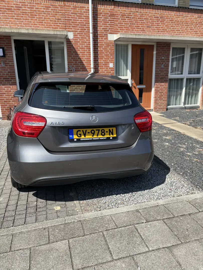 Mercedes-Benz A 180 Ambition Grijs - 2