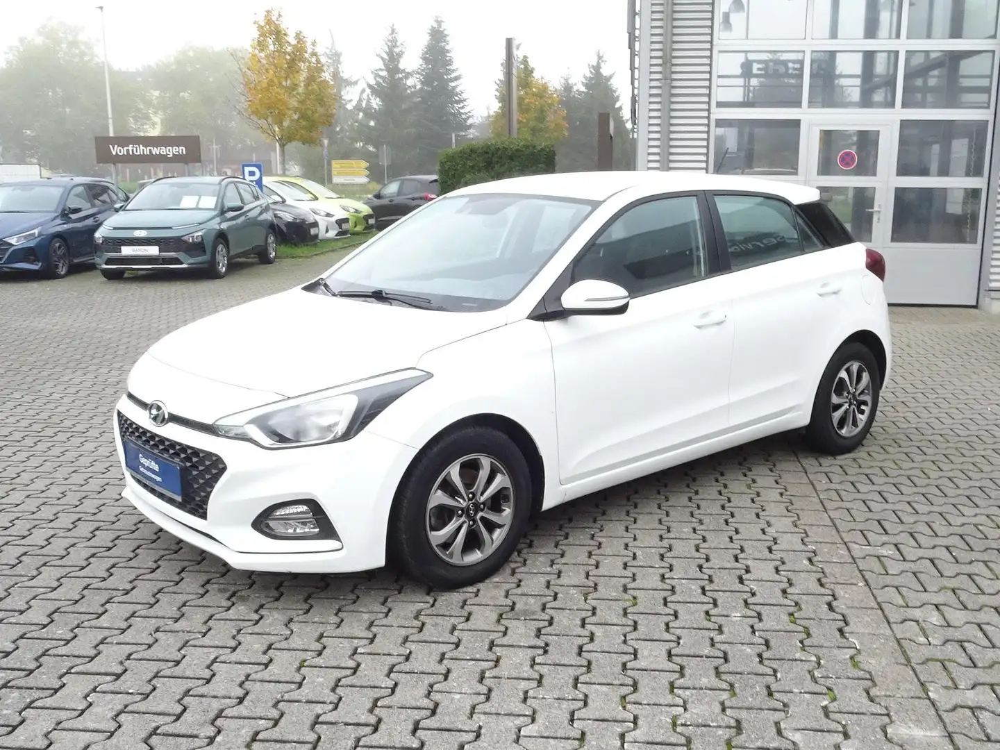 Hyundai i20 blue 1.0 T-GDI Trend Klima PDC hinten SHZ Lenkrhei Weiß - 1