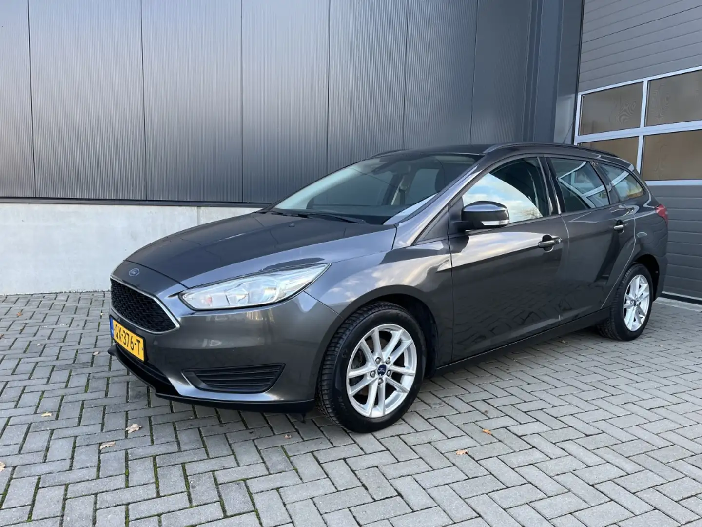 Ford Focus Wagon 1.0 Trend Edition Gris - 2
