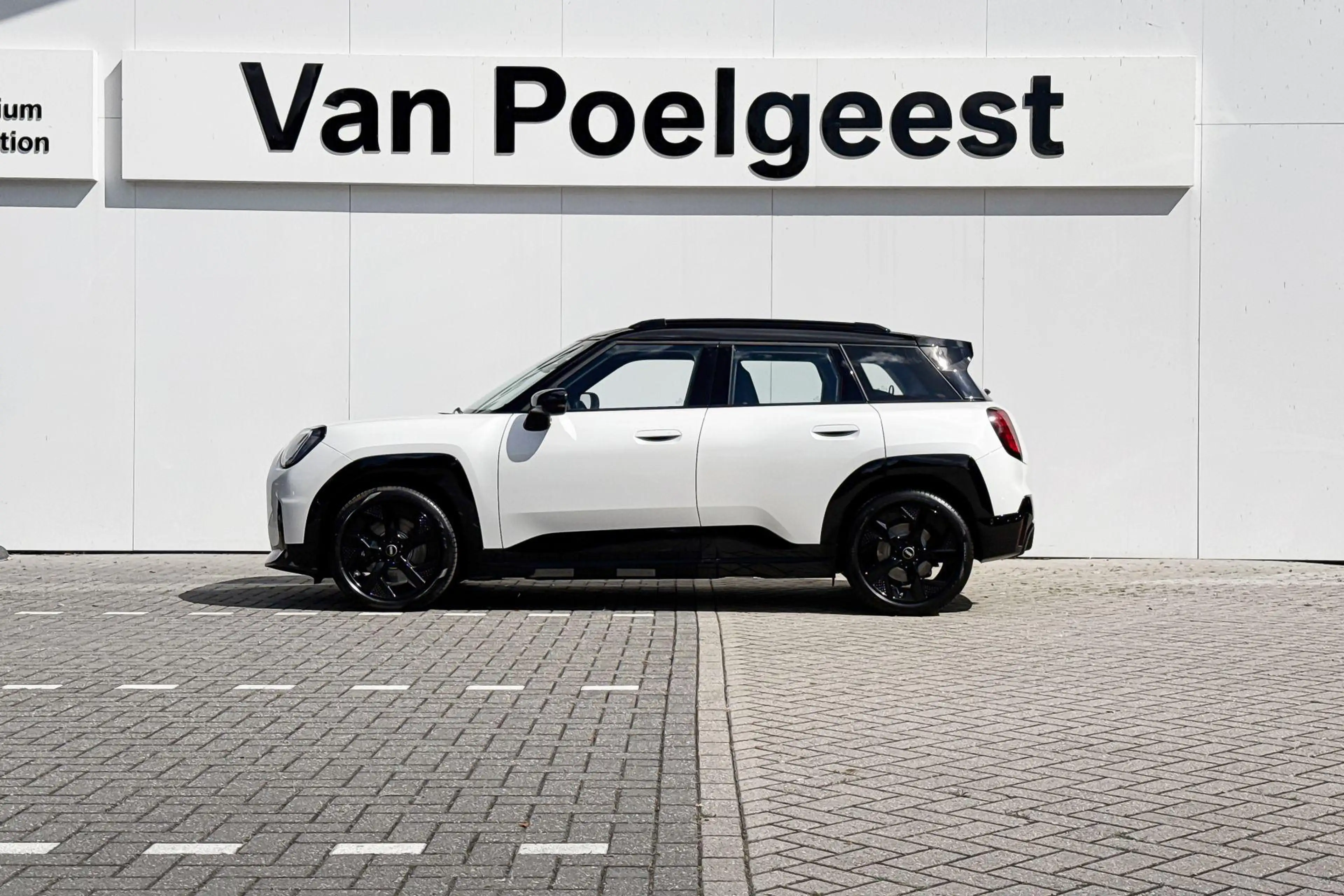 MINI Aceman E John Cooper Works S 42.5 kWh | 18 Inch John Coop — photo 2