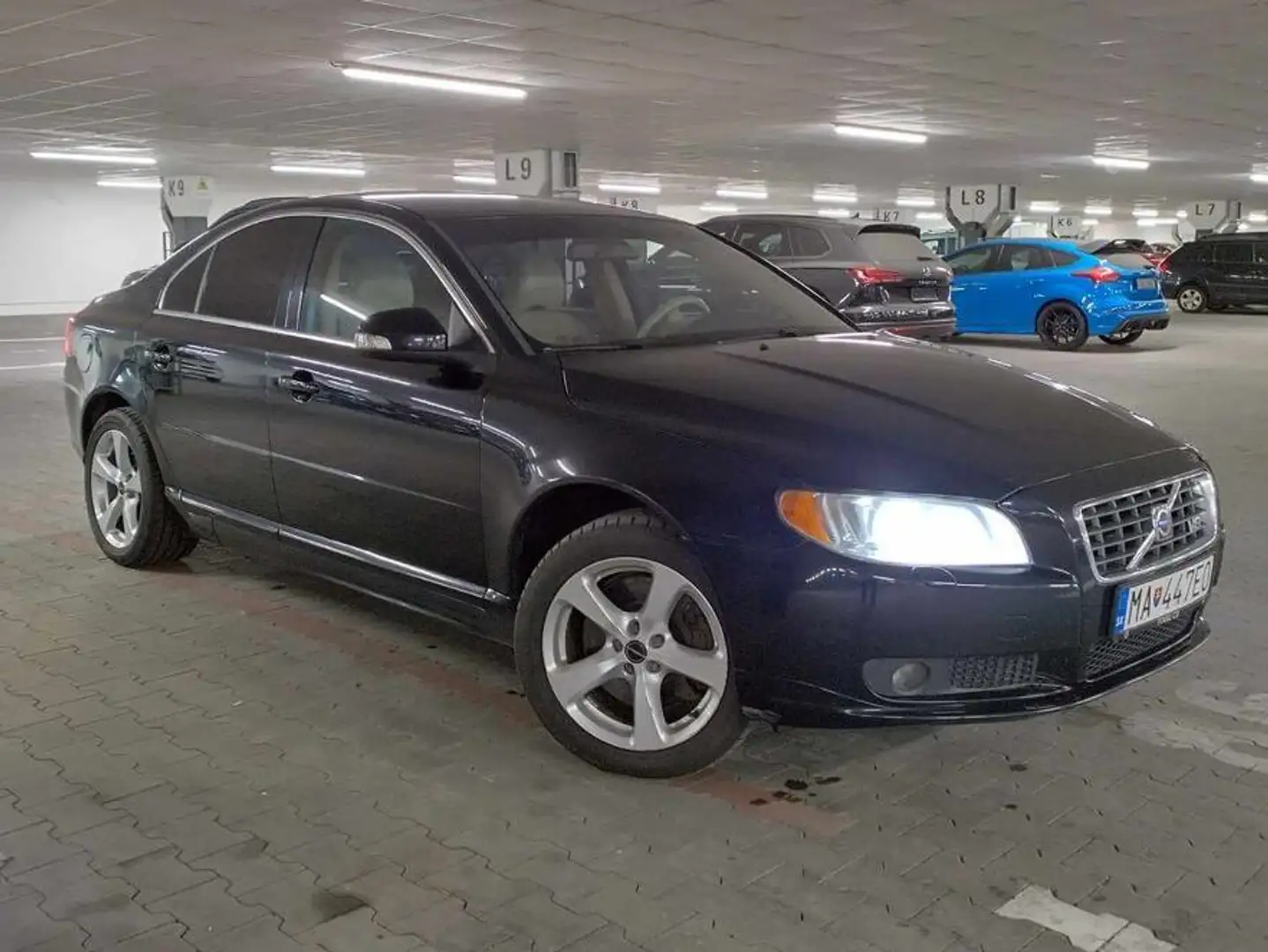 Volvo S80 S80 V8 AWD Aut. Momentum Schwarz - 2